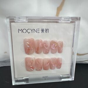 MOCYNE Pink Press-On Nails